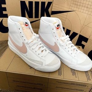 BRAND NEW NIKE BLAZER MID '77- WITH BOX! NEVER WORN 🌱
